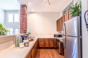 stainless steel appliances in pearland tx apartments